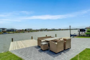 Hi-end Waterfront Retreat with Jetty No Linen Included